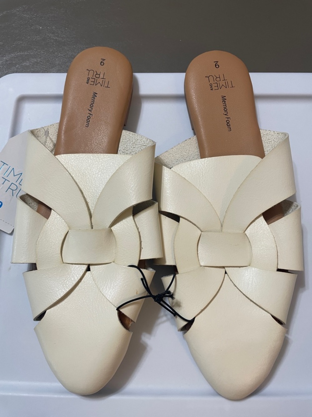 Time and Tru Cream Knotted Slide Mules NWT Sz. 9